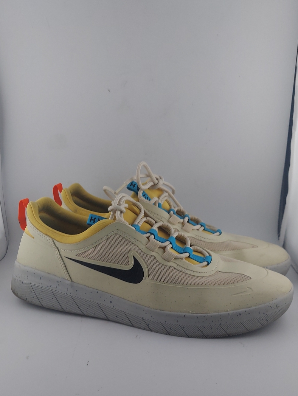 Nike Cream, Yellow & Blue Low-Top Sneakers